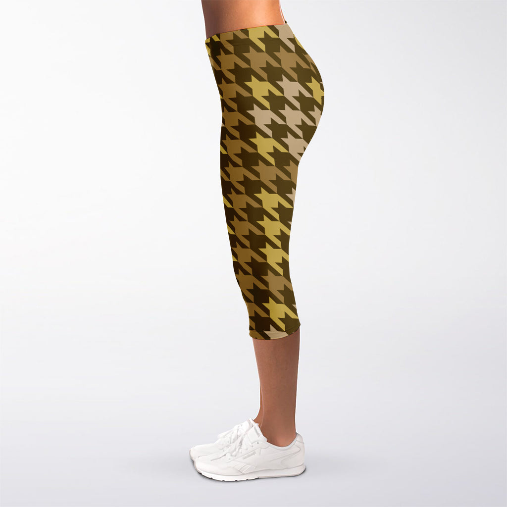 Brown And Tan Houndstooth Pattern Print Women's Capri Leggings