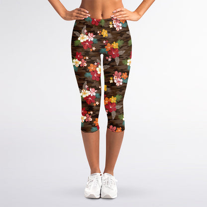 Brown Camo Hibiscus Flower Print Women's Capri Leggings