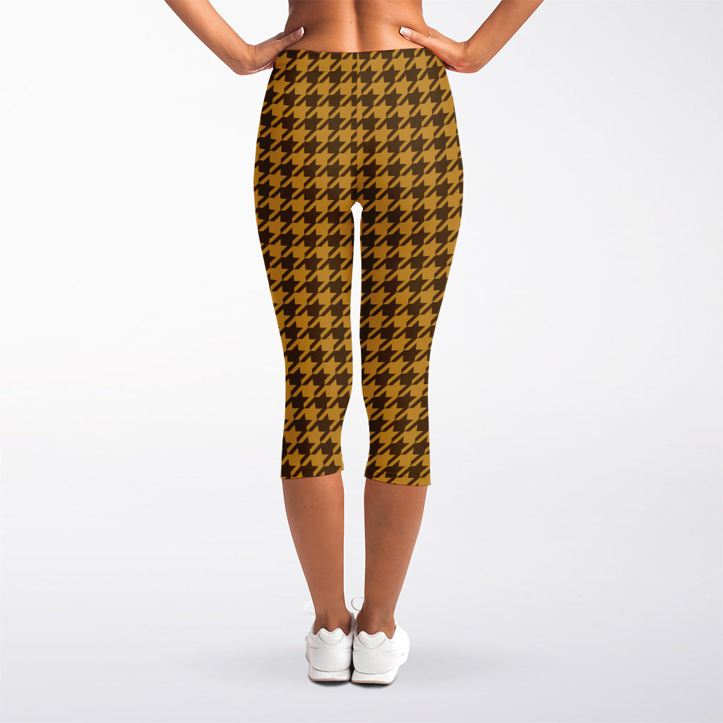 Brown Houndstooth Pattern Print Women's Capri Leggings