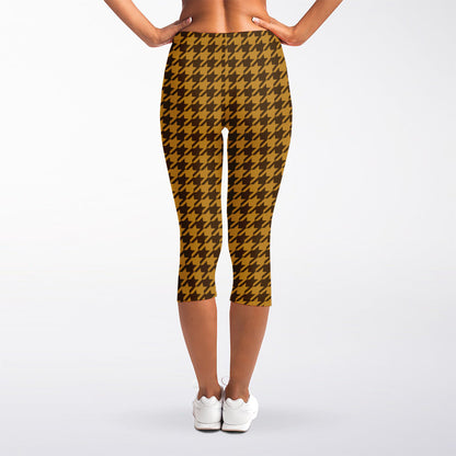 Brown Houndstooth Pattern Print Women's Capri Leggings