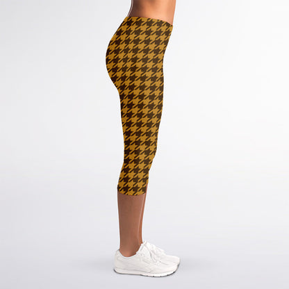 Brown Houndstooth Pattern Print Women's Capri Leggings