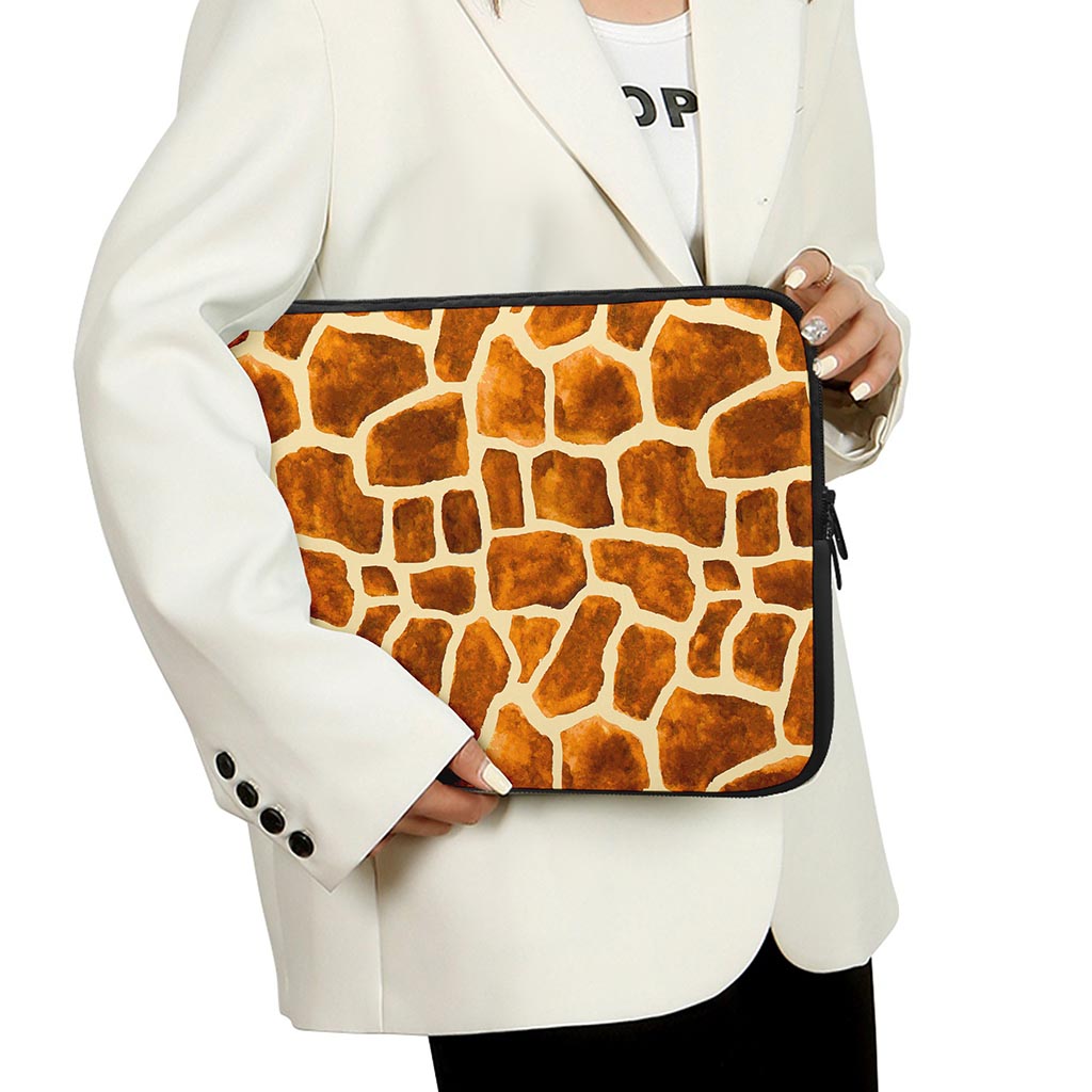 Brown Watercolor Giraffe Pattern Print Laptop Sleeve