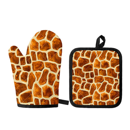 Brown Watercolor Giraffe Pattern Print Oven Mitt And Pot Holder Set