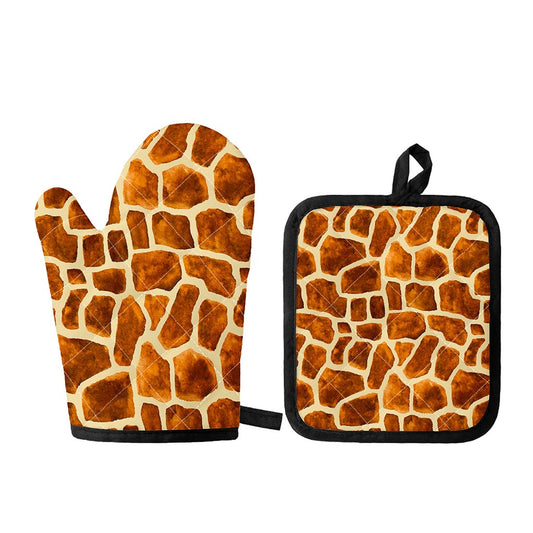 Brown Watercolor Giraffe Pattern Print Oven Mitt And Pot Holder Set