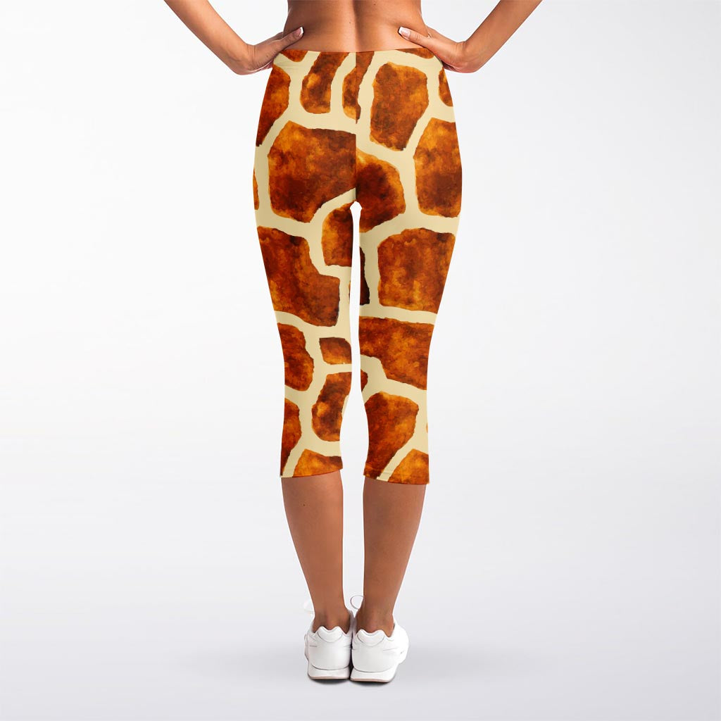 Brown Watercolor Giraffe Pattern Print Women's Capri Leggings
