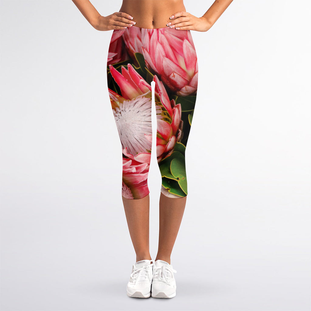 Bunches of Proteas Print Women's Capri Leggings