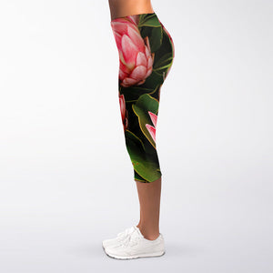 Bunches of Proteas Print Women's Capri Leggings