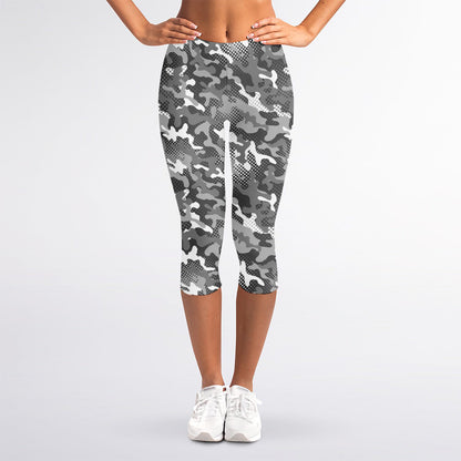 Camouflage Dazzle Pattern Print Women's Capri Leggings