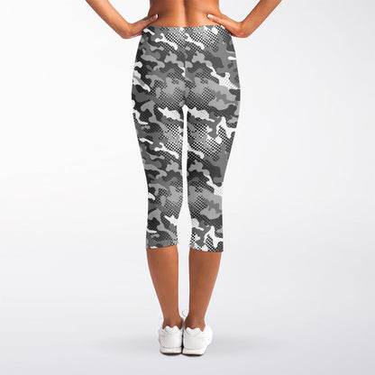 Camouflage Dazzle Pattern Print Women's Capri Leggings