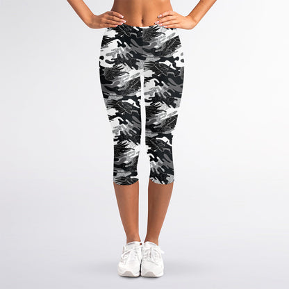 Camouflage Dazzle Wings Pattern Print Women's Capri Leggings