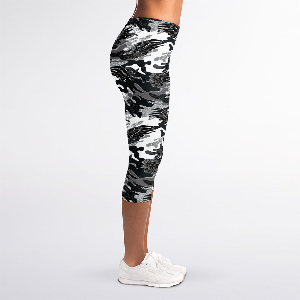 Camouflage Dazzle Wings Pattern Print Women's Capri Leggings
