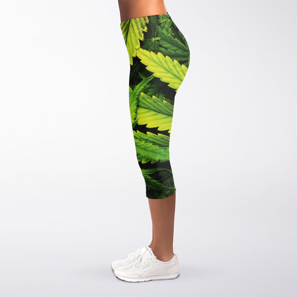 Cannabis Print Women's Capri Leggings