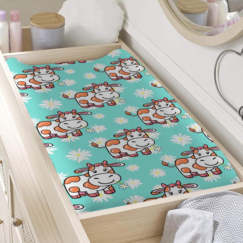 Cartoon Cow And Daisy Flower Print Changing Pad Cover