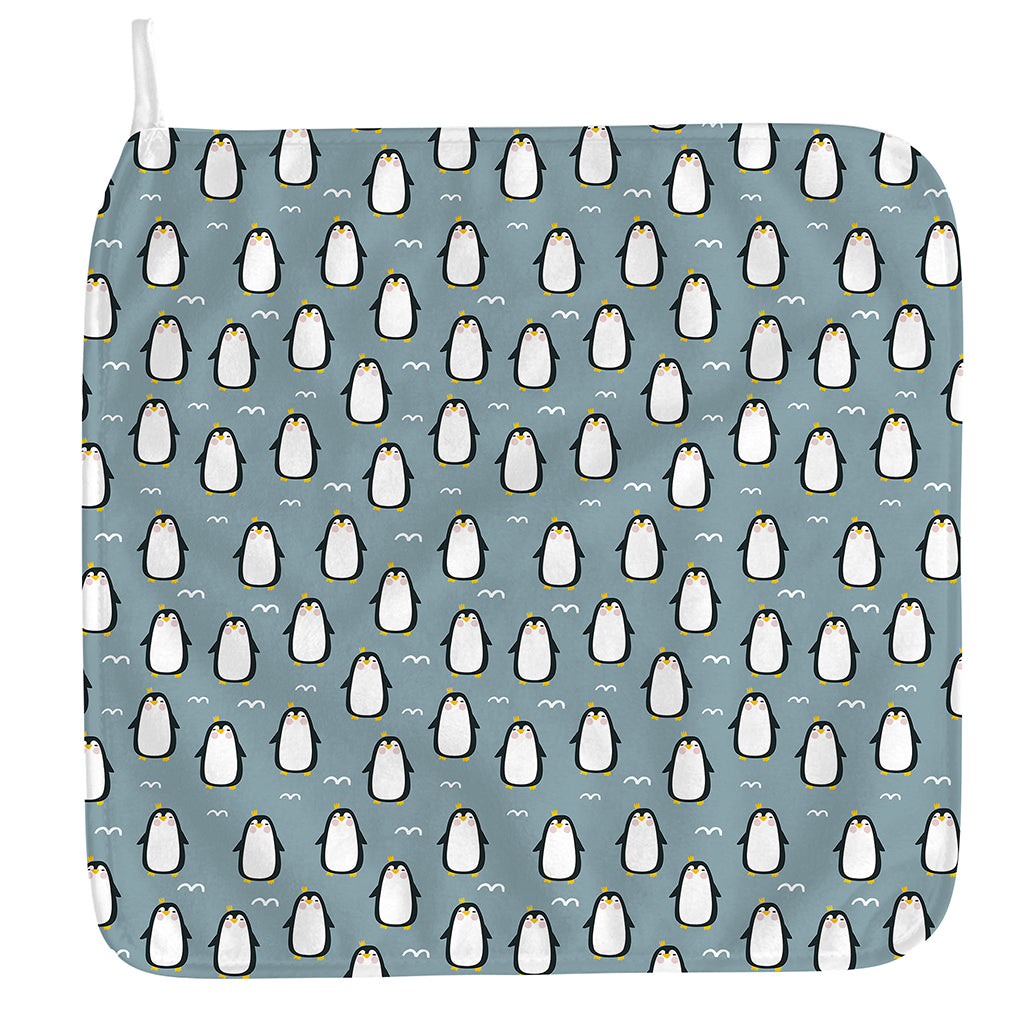 Cartoon Emperor Penguin Pattern Print Hand Towel