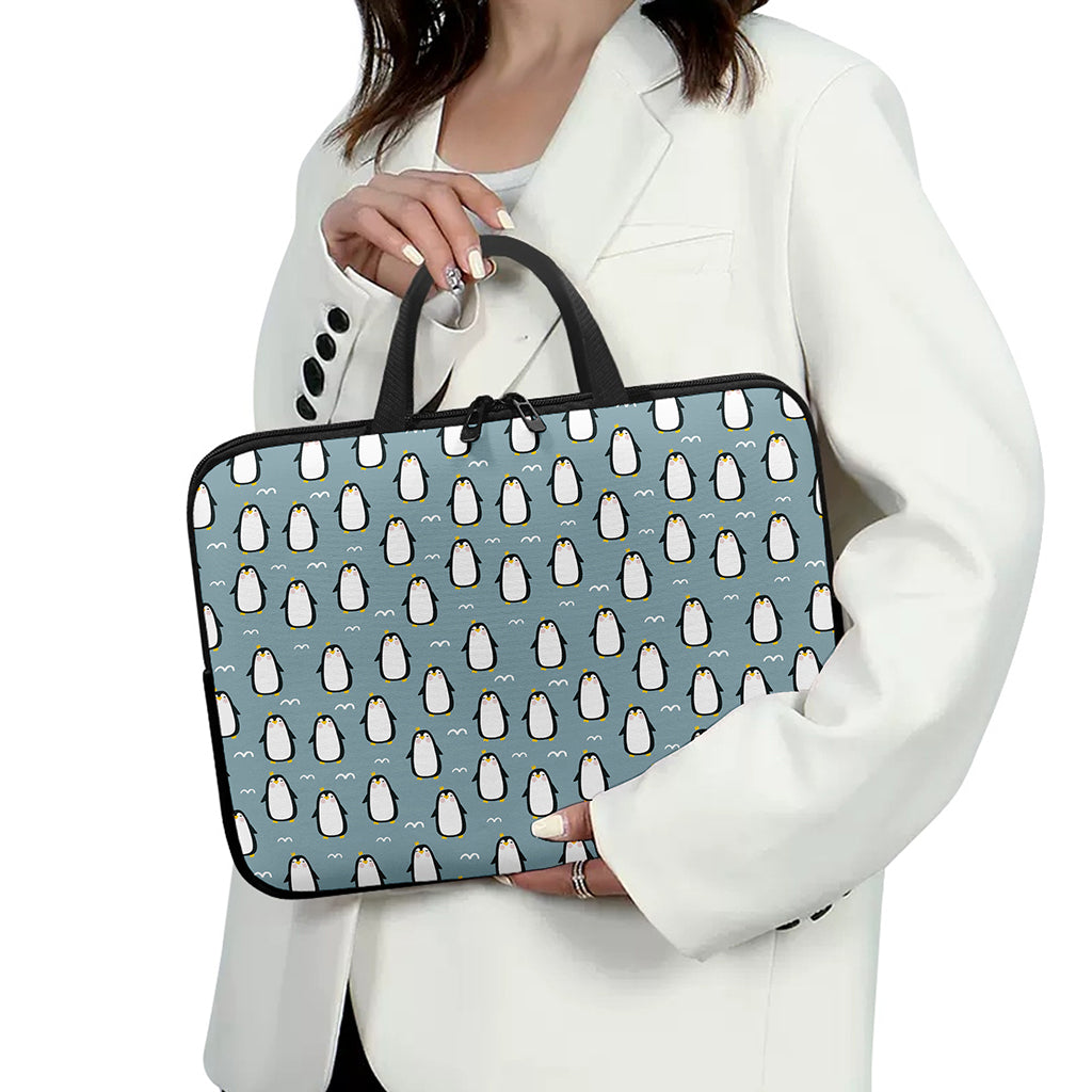 Cartoon Emperor Penguin Pattern Print Laptop Sleeve With Handle