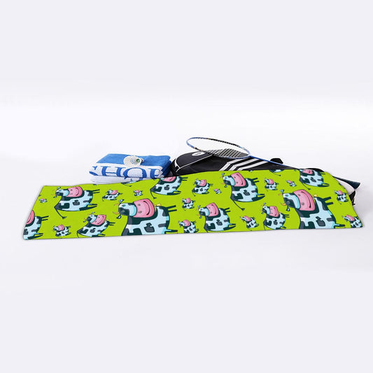 Cartoon Smiley Cow Pattern Print Sports Towel