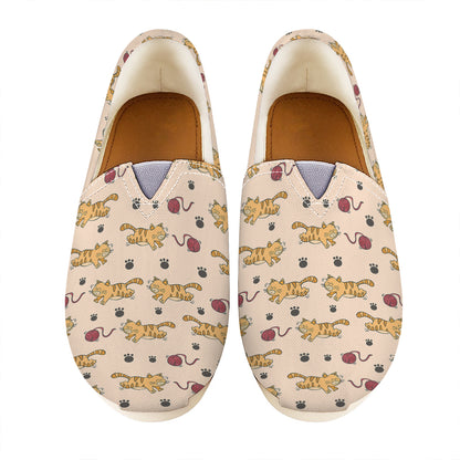 Cat And Yarn Ball Pattern Print Casual Shoes