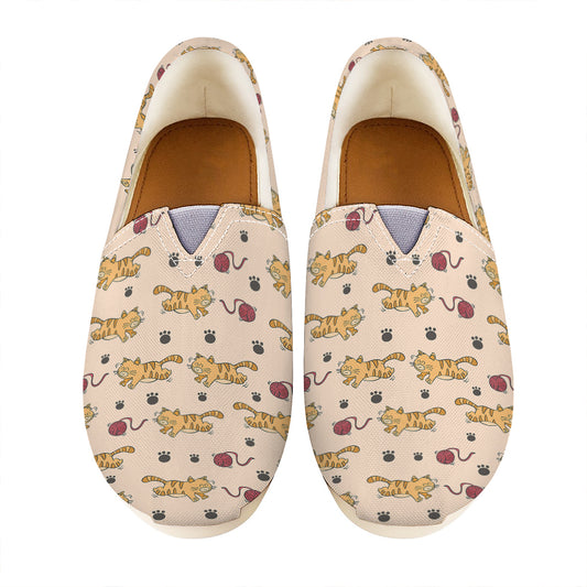 Cat And Yarn Ball Pattern Print Casual Shoes