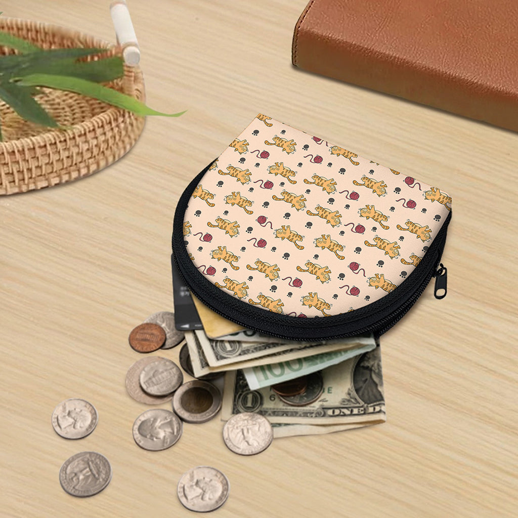 Cat And Yarn Ball Pattern Print Coin Purse