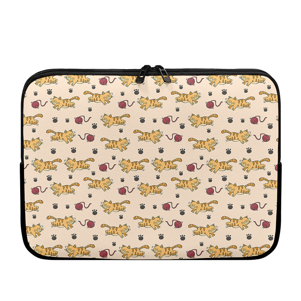 Cat And Yarn Ball Pattern Print Laptop Sleeve
