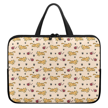 Cat And Yarn Ball Pattern Print Laptop Sleeve With Handle