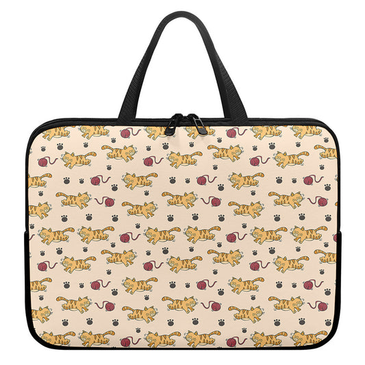 Cat And Yarn Ball Pattern Print Laptop Sleeve With Handle