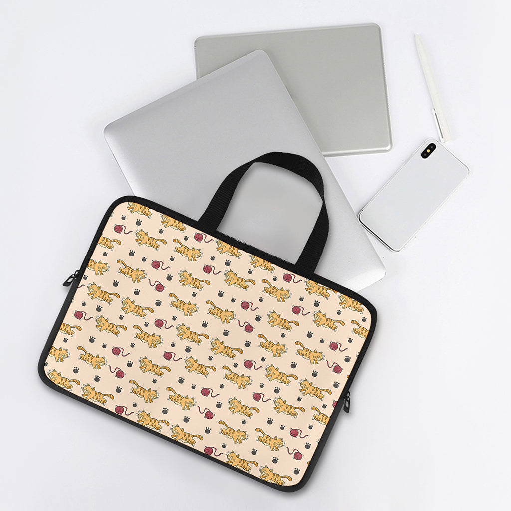 Cat And Yarn Ball Pattern Print Laptop Sleeve With Handle