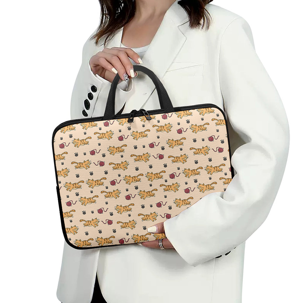 Cat And Yarn Ball Pattern Print Laptop Sleeve With Handle