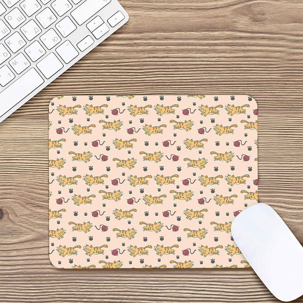 Cat And Yarn Ball Pattern Print Mouse Pad