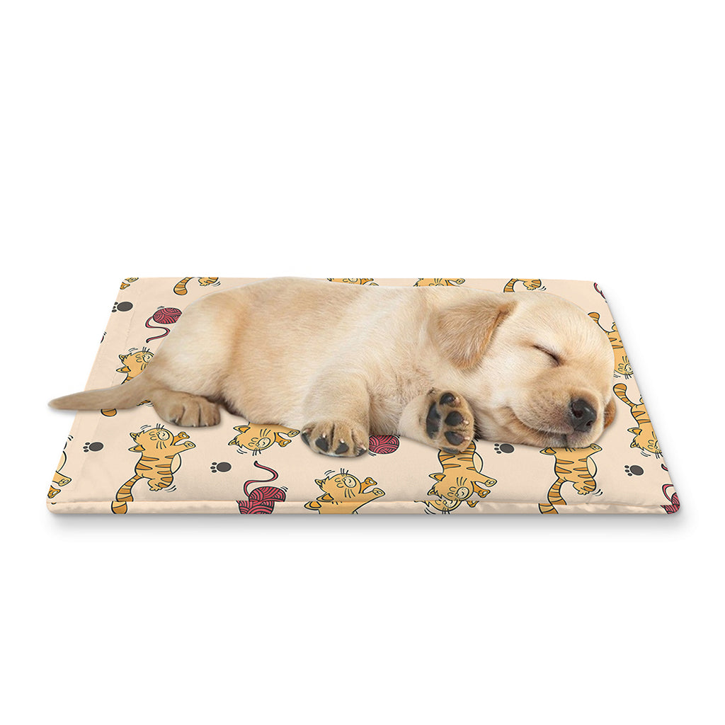 Cat And Yarn Ball Pattern Print Pet Cooling Mat Cover
