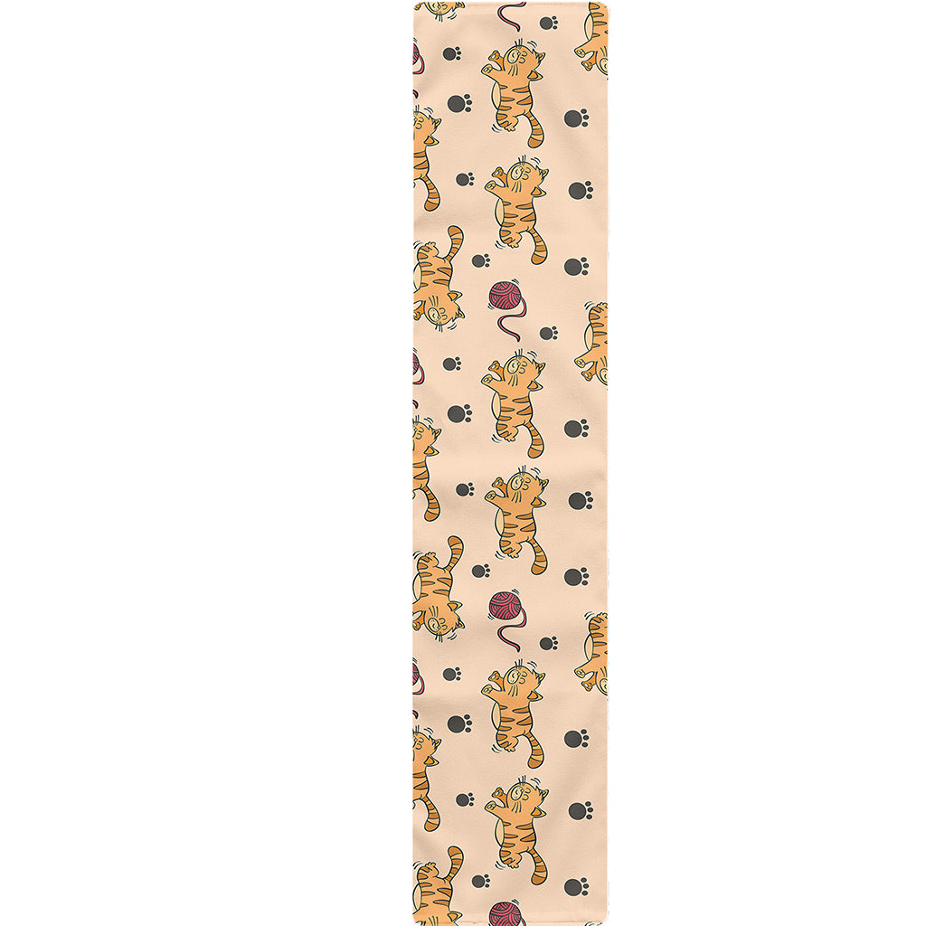 Cat And Yarn Ball Pattern Print Table Runner