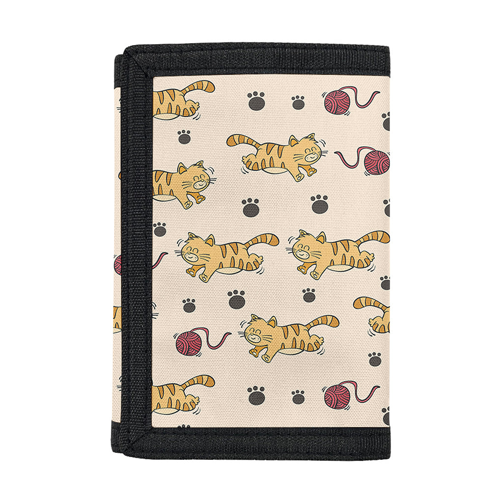 Cat And Yarn Ball Pattern Print Trifold Wallet