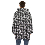 Chainmail Ring Pattern Print Hoodie Blanket