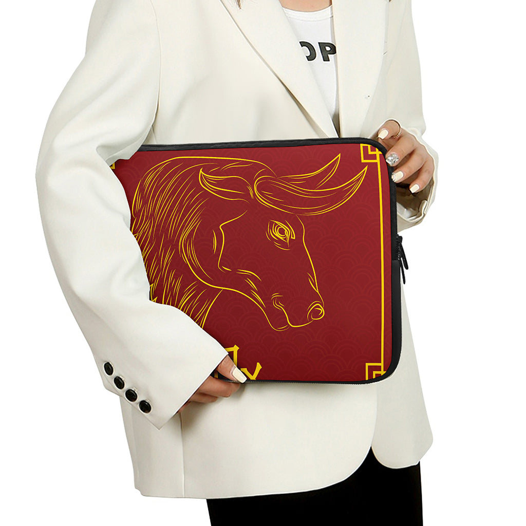 Chinese Horoscope Ox Sign Print Laptop Sleeve