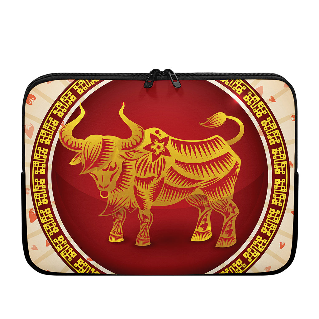 Chinese Ox Zodiac Sign Print Laptop Sleeve