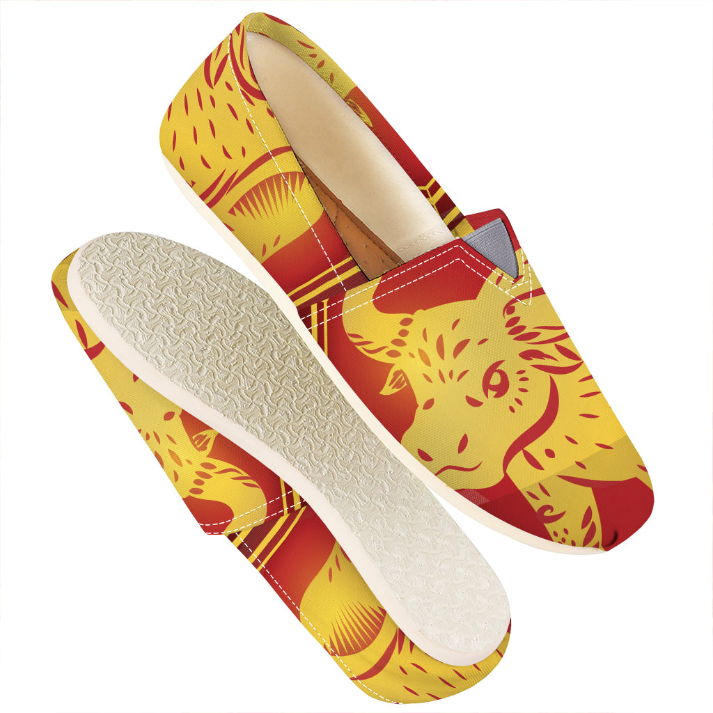 Chinese Ox Zodiac Symbol Print Casual Shoes