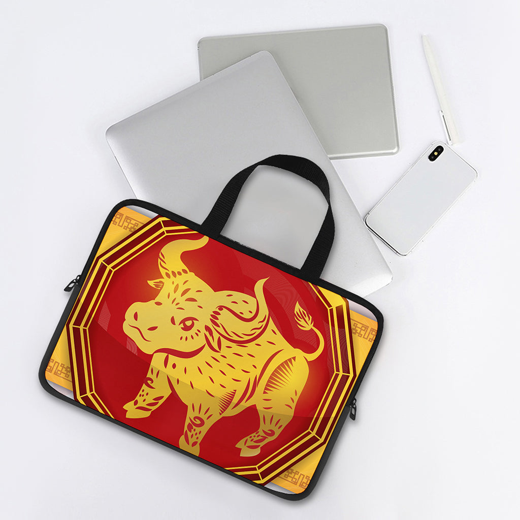 Chinese Ox Zodiac Symbol Print Laptop Sleeve With Handle