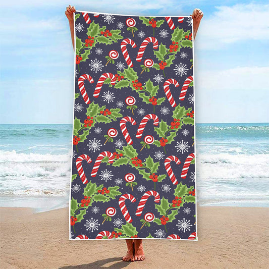 Christmas Berry And Candy Pattern Print Beach Towel