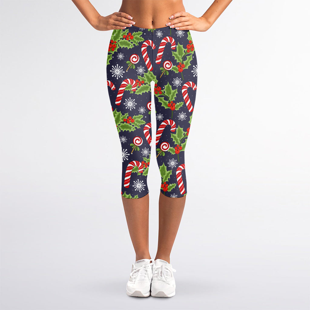 Christmas Berry And Candy Pattern Print Women's Capri Leggings