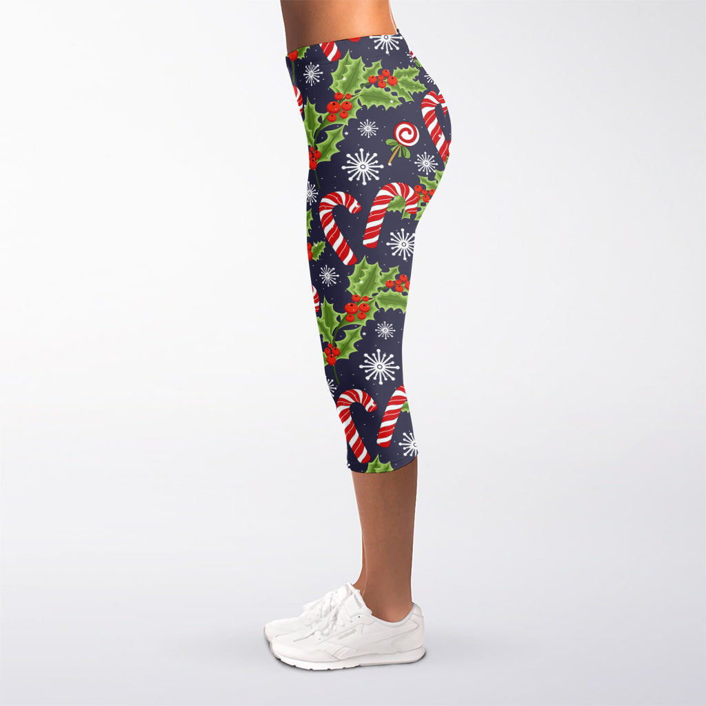 Christmas Berry And Candy Pattern Print Women's Capri Leggings