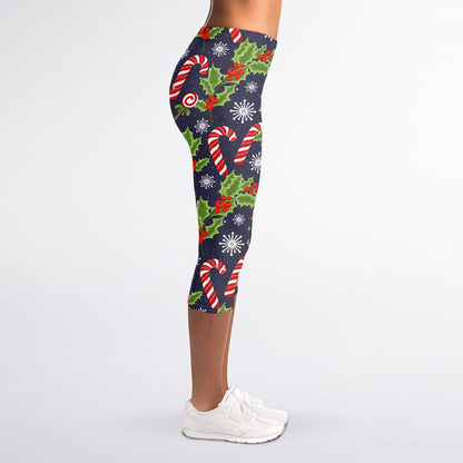 Christmas Berry And Candy Pattern Print Women's Capri Leggings