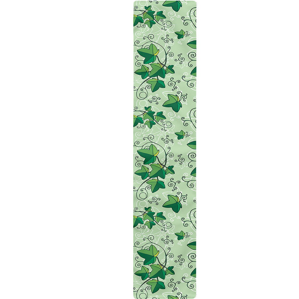 Christmas Ivy Leaf Pattern Print Table Runner