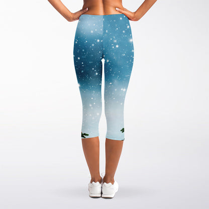 Christmas Tree And Snow Print Women's Capri Leggings