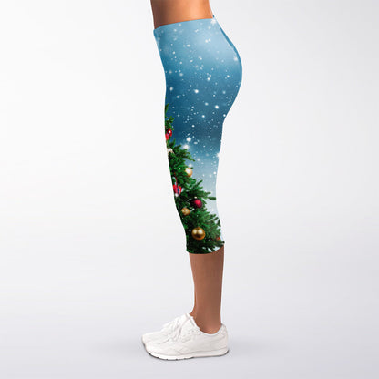 Christmas Tree And Snow Print Women's Capri Leggings