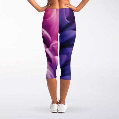 Chrysanthemum Flower Print Women's Capri Leggings