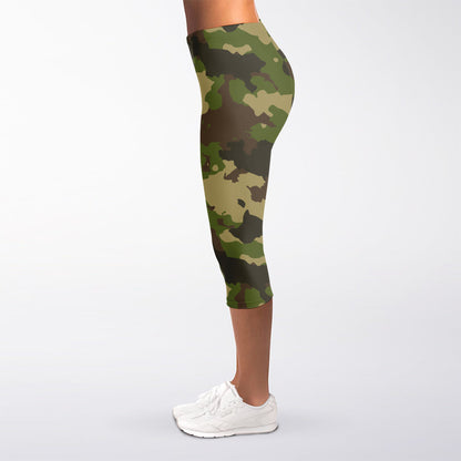Classic Green Camouflage Print Women's Capri Leggings