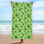 Clover And Hat St. Patrick's Day Print Beach Towel