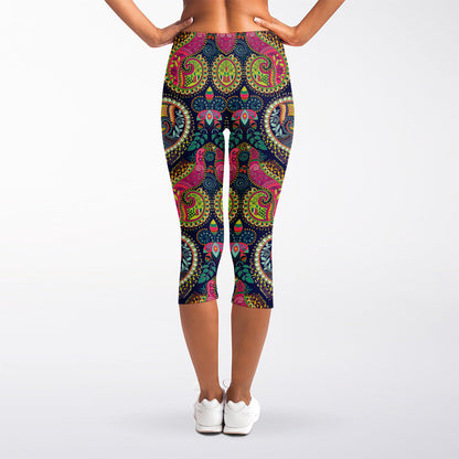 Colorful Boho Paisley Pattern Print Women's Capri Leggings