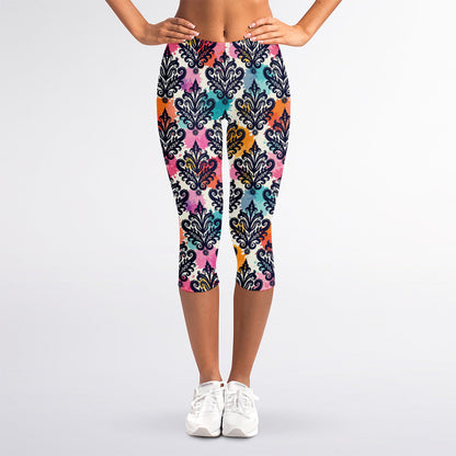 Colorful Damask Pattern Print Women's Capri Leggings