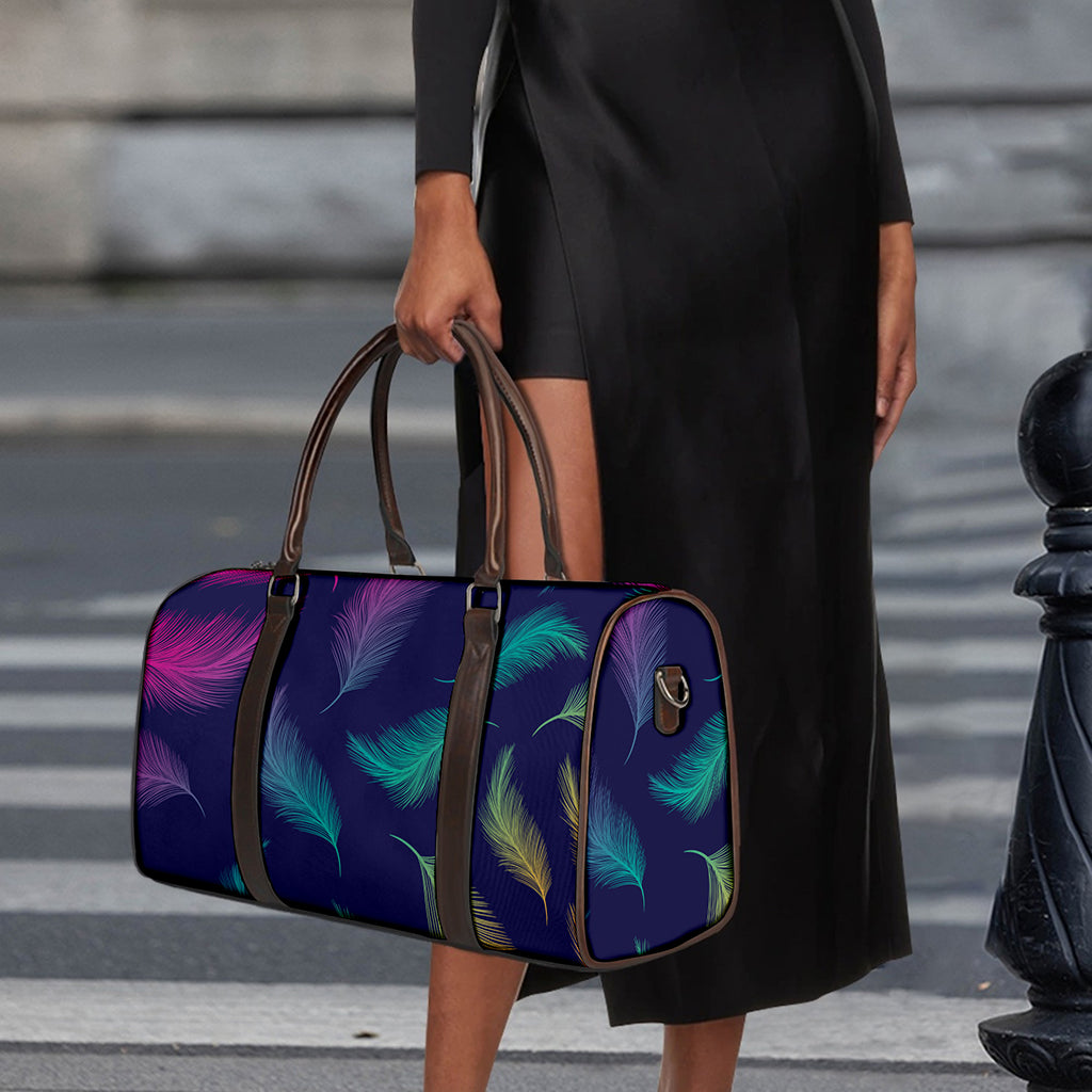 Colorful Feather Pattern Print Duffle Bag